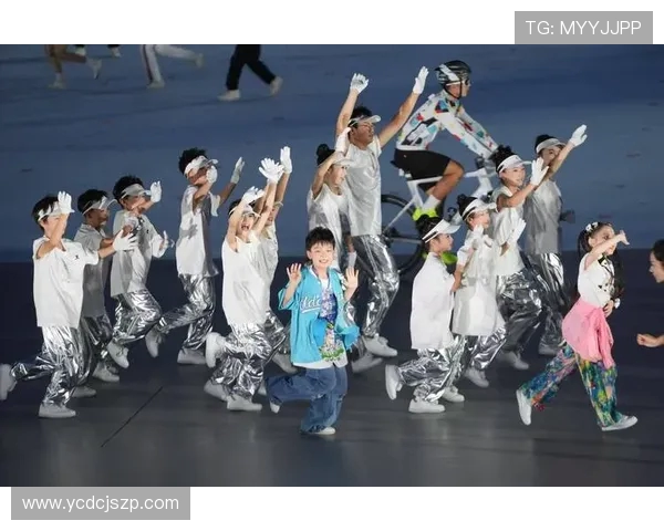 成都街舞队在攀岩联赛中的力量展现与技巧分析