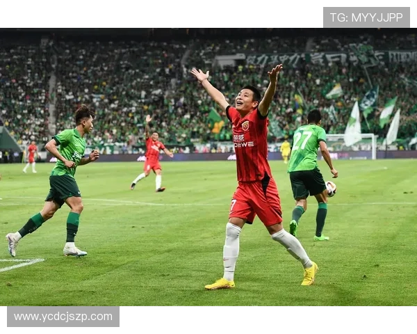 2013年北京国安与山东鲁能激战回顾：激情四溢的中超经典对决