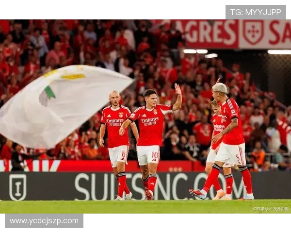 利兹联队主场迎战雷丁队期待激烈对决与精彩进球瞬间 利兹联队主场迎战雷丁队期待激烈对决与精彩进球瞬间