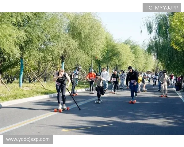 城市马拉松评析：杭州滑板队在赛事中的节奏与表现探讨